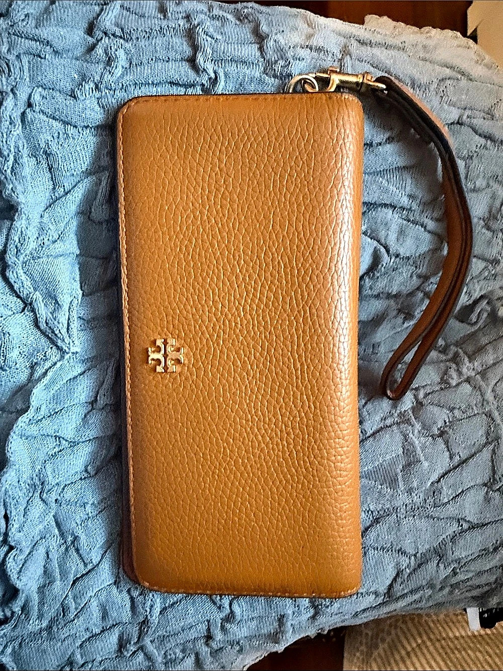 Tory Burch Robinson Pebbled Zip Continental Wristlet Wallet Brown & Pink
